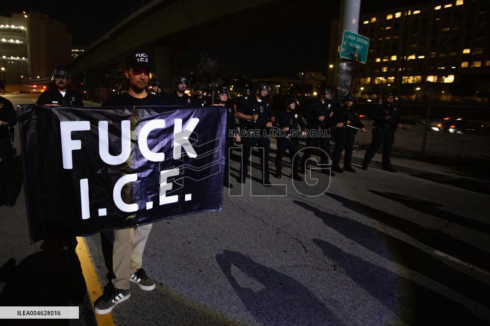 Tensions Rise at Anti ICE Protest - LA