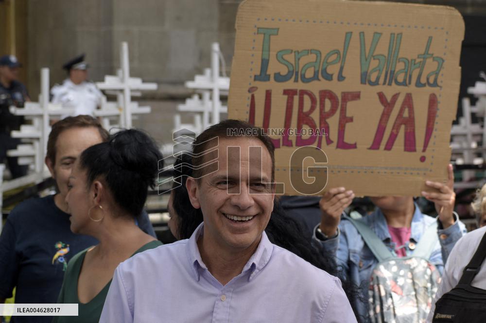 Florence Cassez's Ex-Partner Israel Vallarta Released After 19 Years In Prison - Mexico