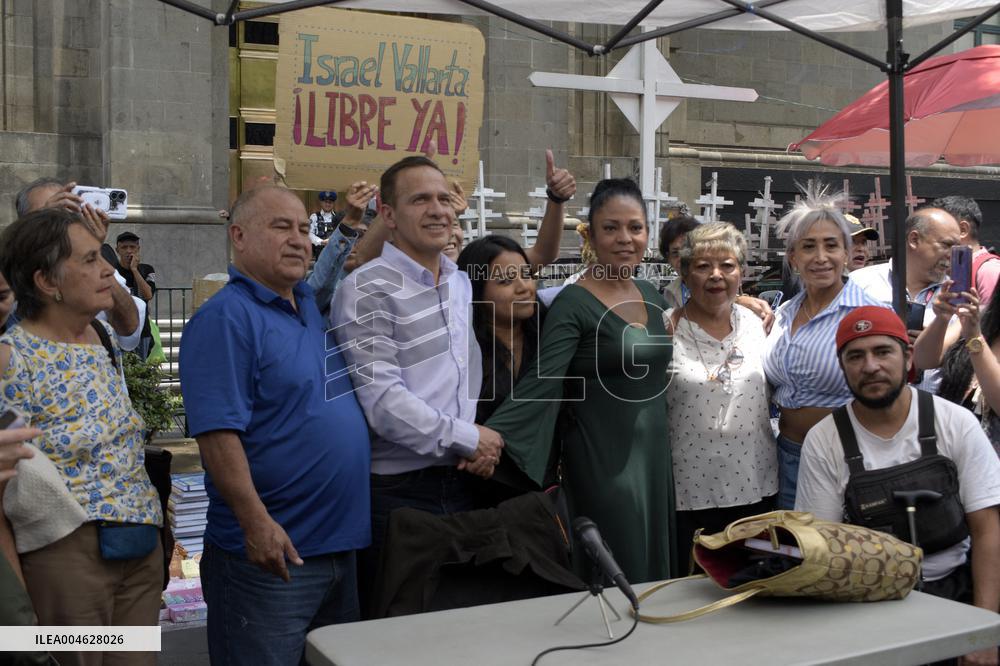 Florence Cassez's Ex-Partner Israel Vallarta Released After 19 Years In Prison - Mexico