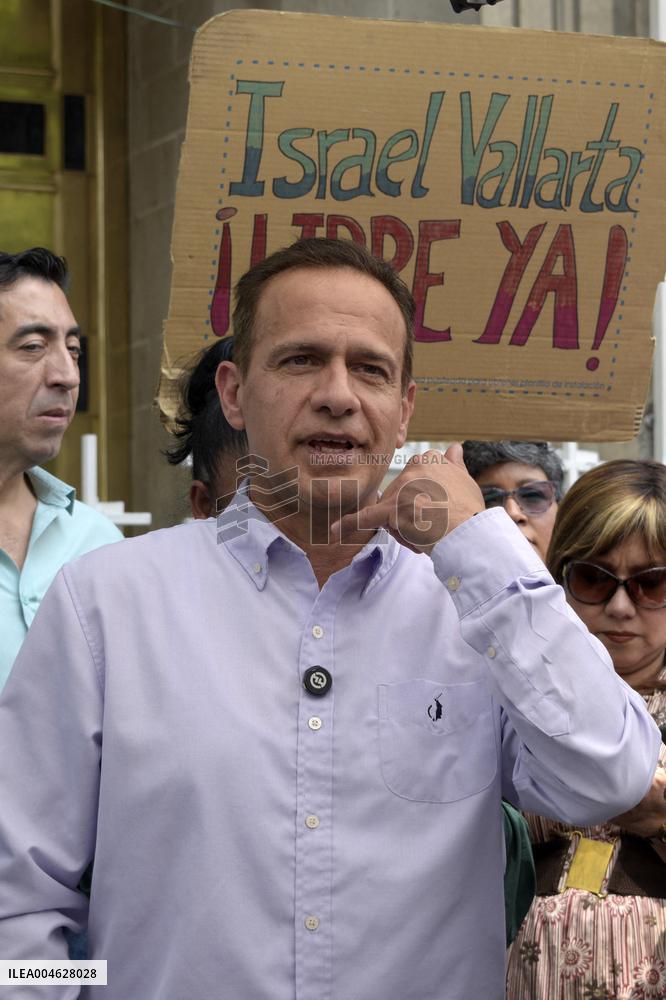 Florence Cassez's Ex-Partner Israel Vallarta Released After 19 Years In Prison - Mexico