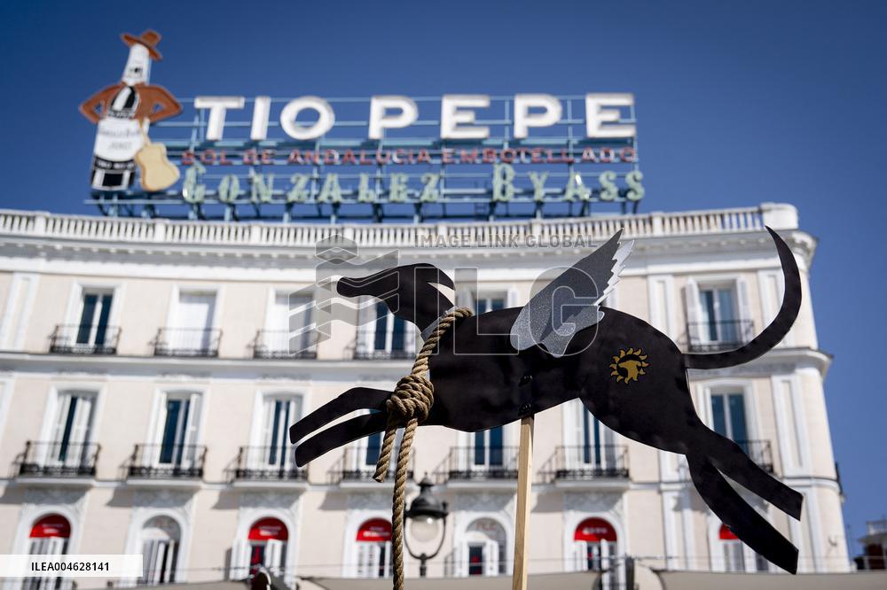 Animal Cruelty Protest After 32 Dogs Found Dead From Starvation - Madrid