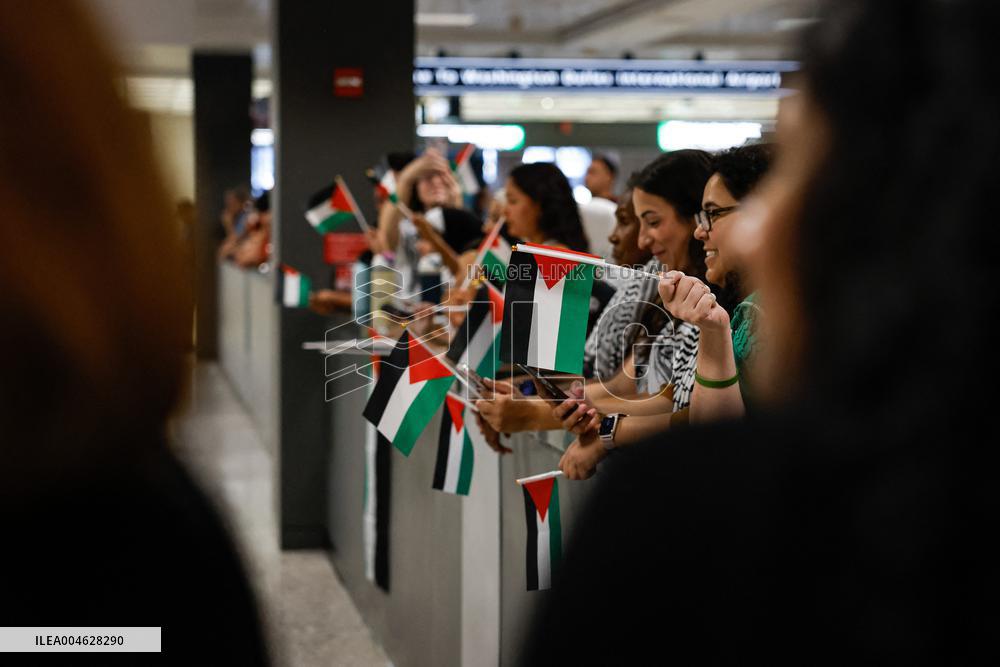 Wounded Gaza Teens Arrive in US for Treatment - DC