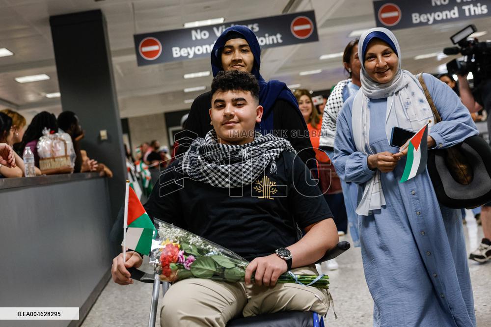 Wounded Gaza Teens Arrive in US for Treatment - DC