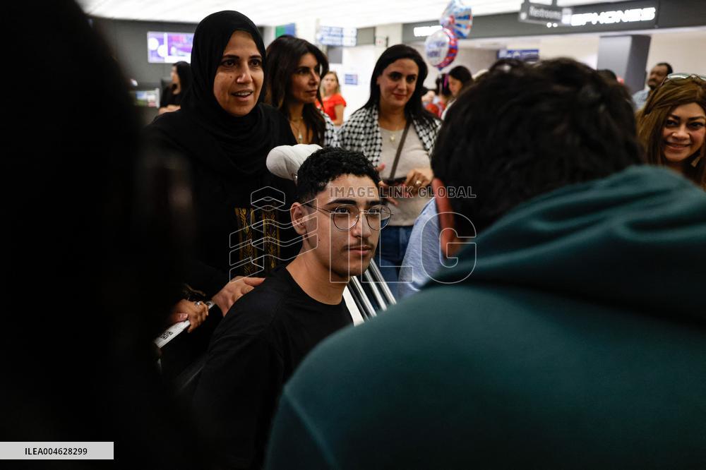 Wounded Gaza Teens Arrive in US for Treatment - DC
