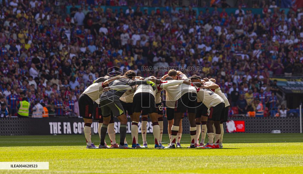 A Community Shield - Crystal Palace v Liverpool - London