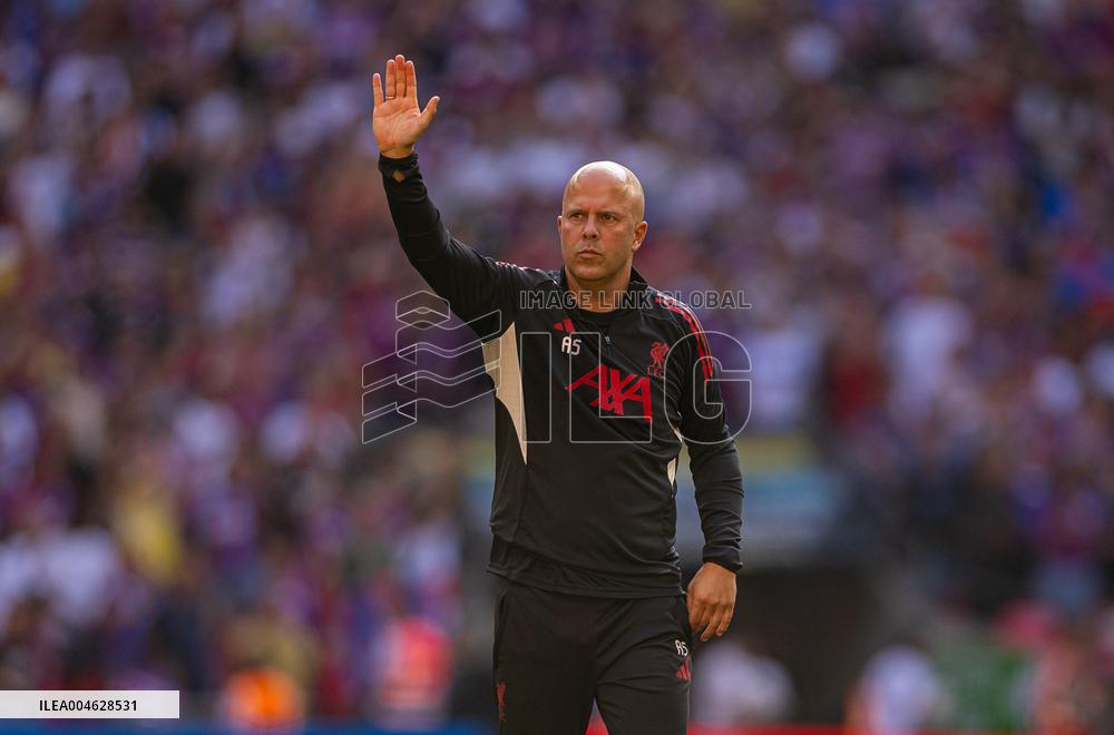 A Community Shield - Crystal Palace v Liverpool - London