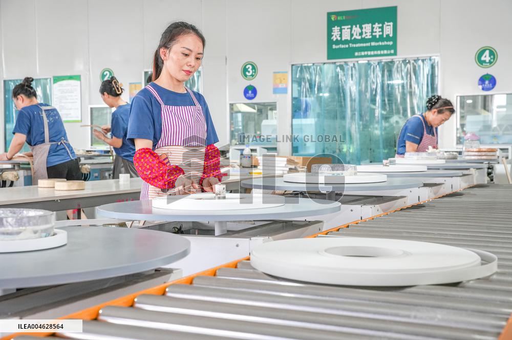 Edge Banding Manufacturing in Huzhou