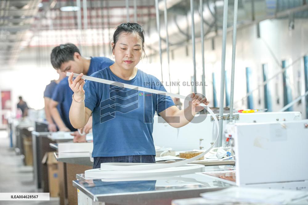 Edge Banding Manufacturing in Huzhou