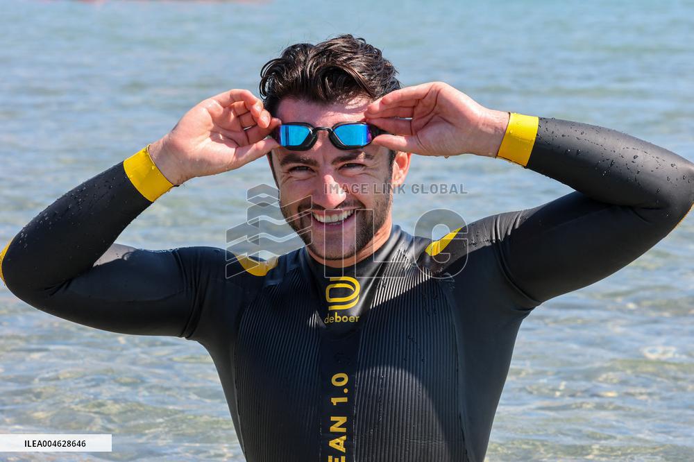 Noam Yaron Attempts to Swim the 180 Km from Calvi to Monaco