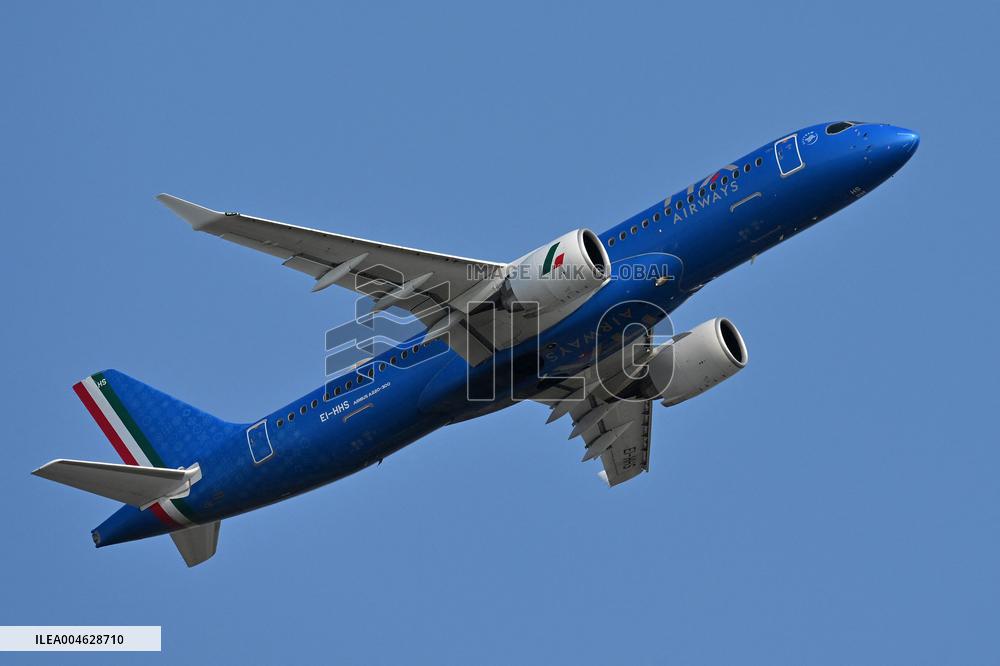 Fiumicino, Italy, Aircraft to Fiumicino Airport