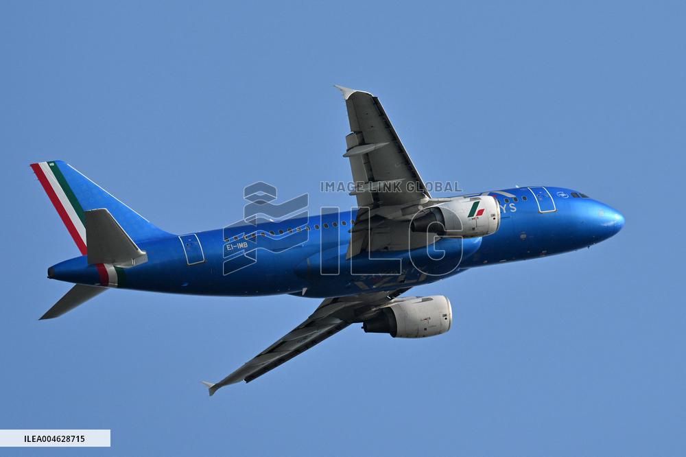 Fiumicino, Italy, Aircraft to Fiumicino Airport