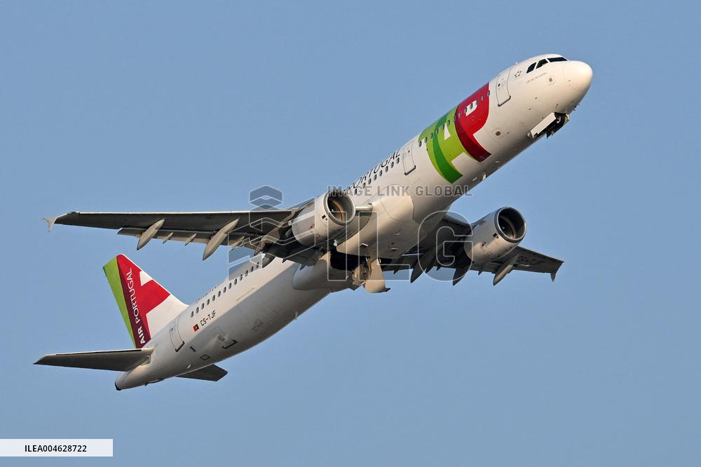 Fiumicino, Italy, Aircraft to Fiumicino Airport