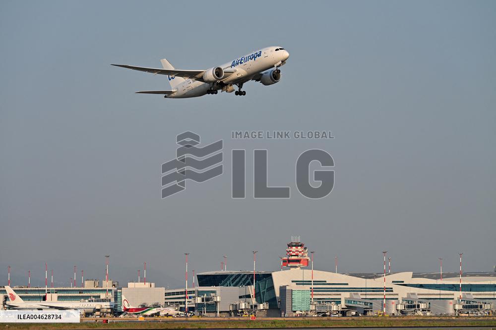 Fiumicino, Italy, Aircraft to Fiumicino Airport