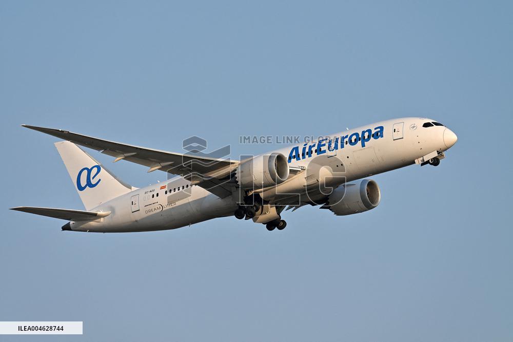 Fiumicino, Italy, Aircraft to Fiumicino Airport