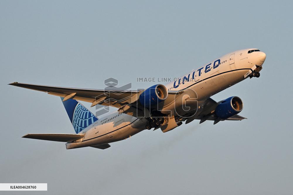 Fiumicino, Italy, Aircraft to Fiumicino Airport