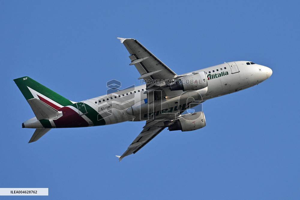 Fiumicino, Italy, Aircraft to Fiumicino Airport