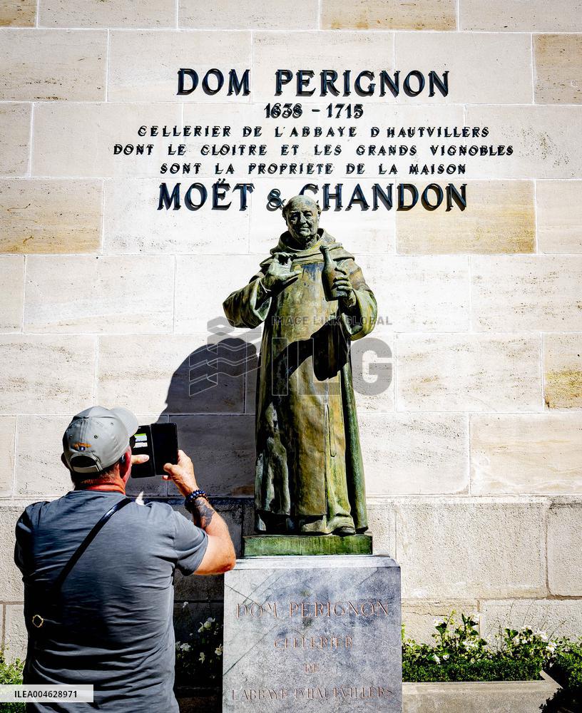 Illustration - The Making of Champagne