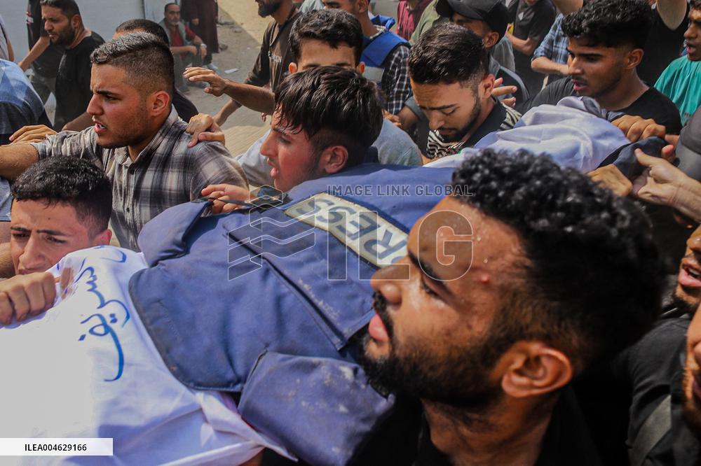 Al Jazeera Correspondents Killed By Israeli Attack - Gaza