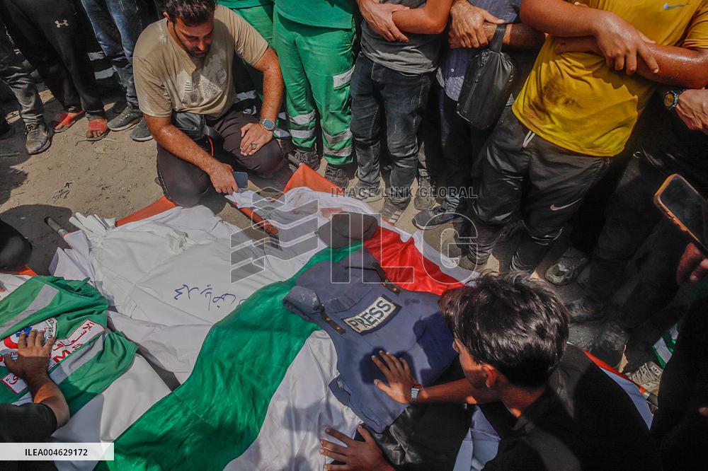 Al Jazeera Correspondents Killed By Israeli Attack - Gaza