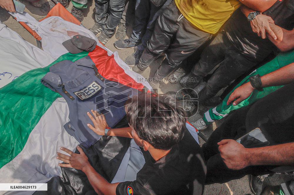 Al Jazeera Correspondents Killed By Israeli Attack - Gaza