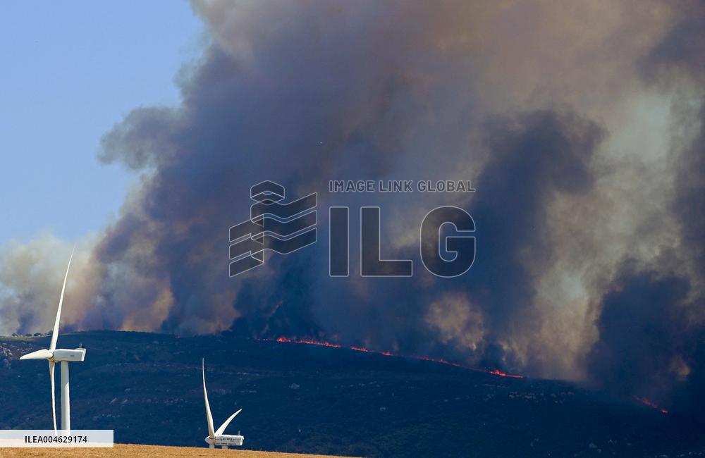 Preventive Evictions During Wildfires in Tarifa - Spain