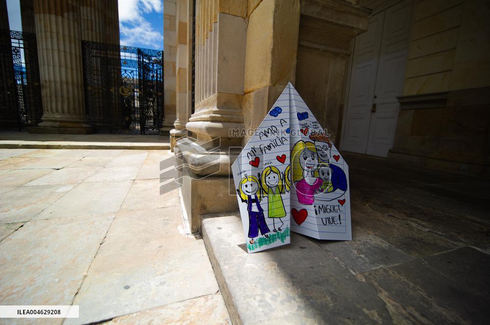 Colombian Senator Miguel Uribe Turbay Dies at 39 after Assasination Attempt