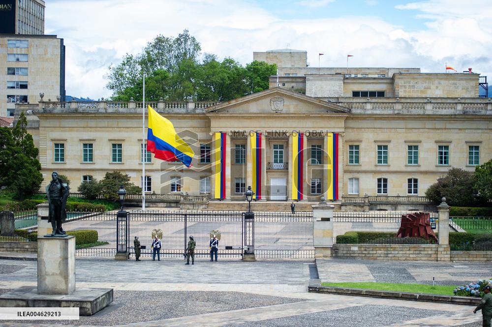 Colombian Senator Miguel Uribe Turbay Dies at 39 after Assasination Attempt