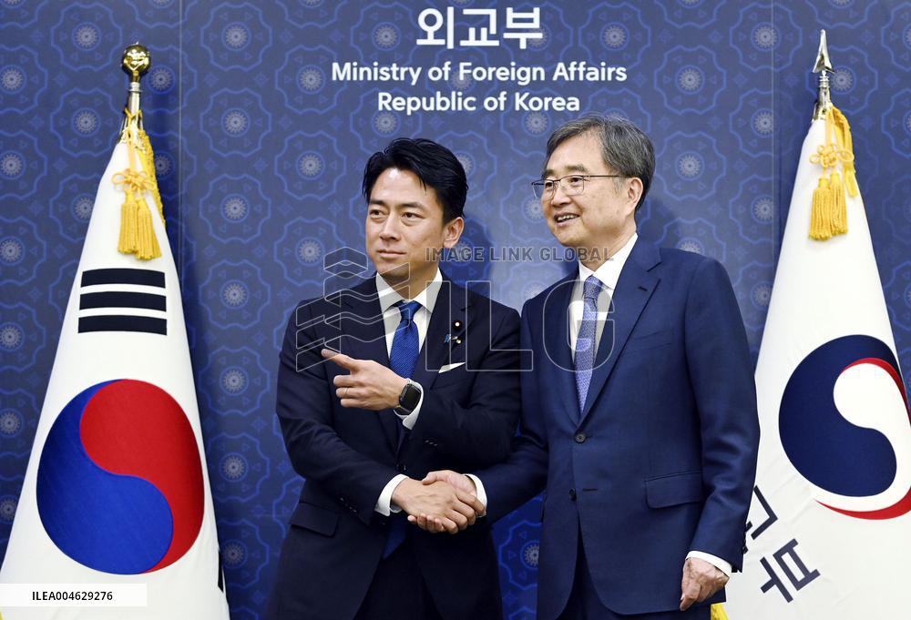 Japan-S. Korea talks