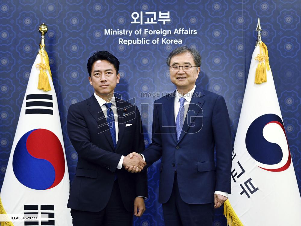 Japan-S. Korea talks