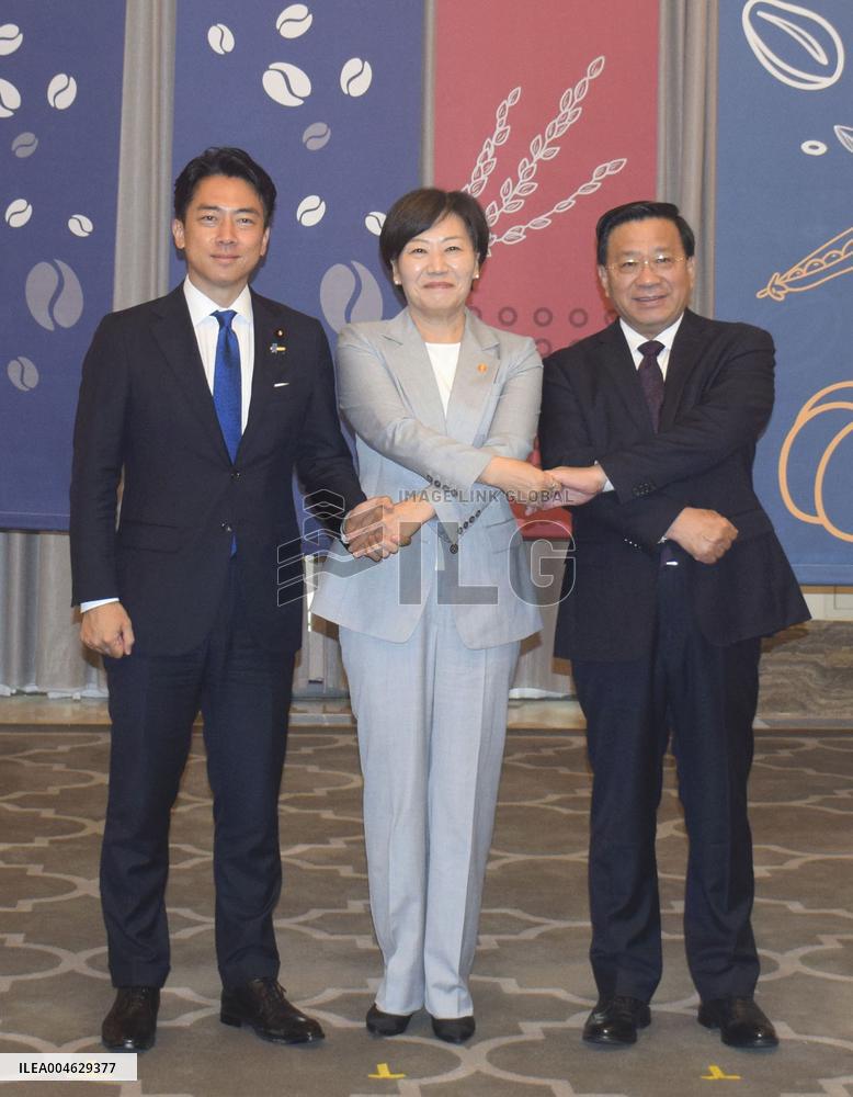 Japan, S. Korea, China farm ministers' meeting in Incheon