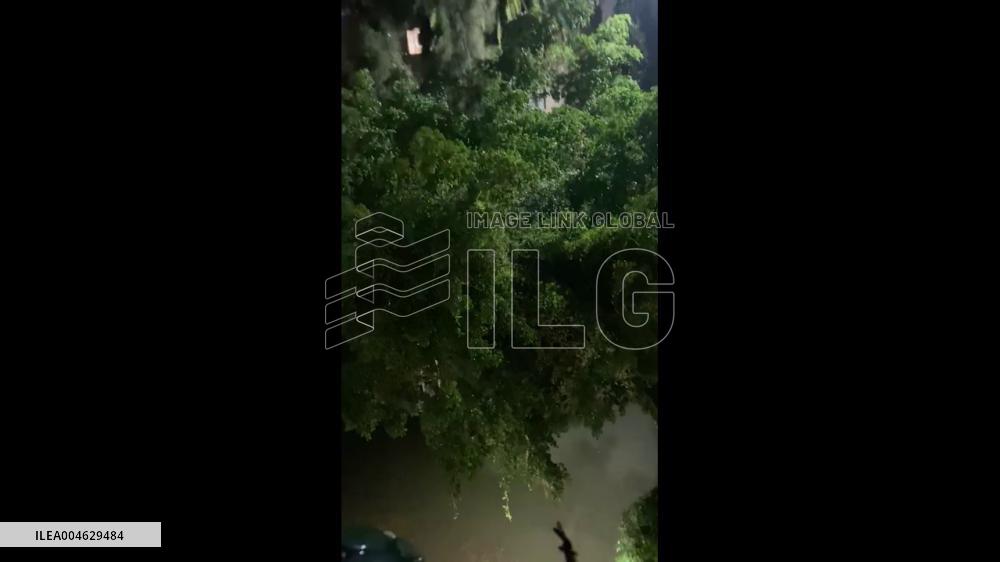 Mexico: Heavy Rain Triggers Flooding in Mexico City, Disrupting Airport Operations