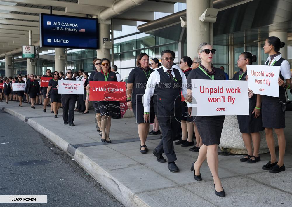 Air Canada Flight Attendants Hold Silent Protest at Vancouver Airport - Canada
