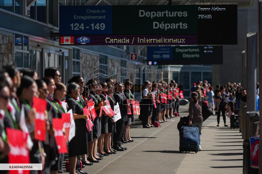 Air Canada Flight Attendants Hold Silent Protest at Vancouver Airport - Canada