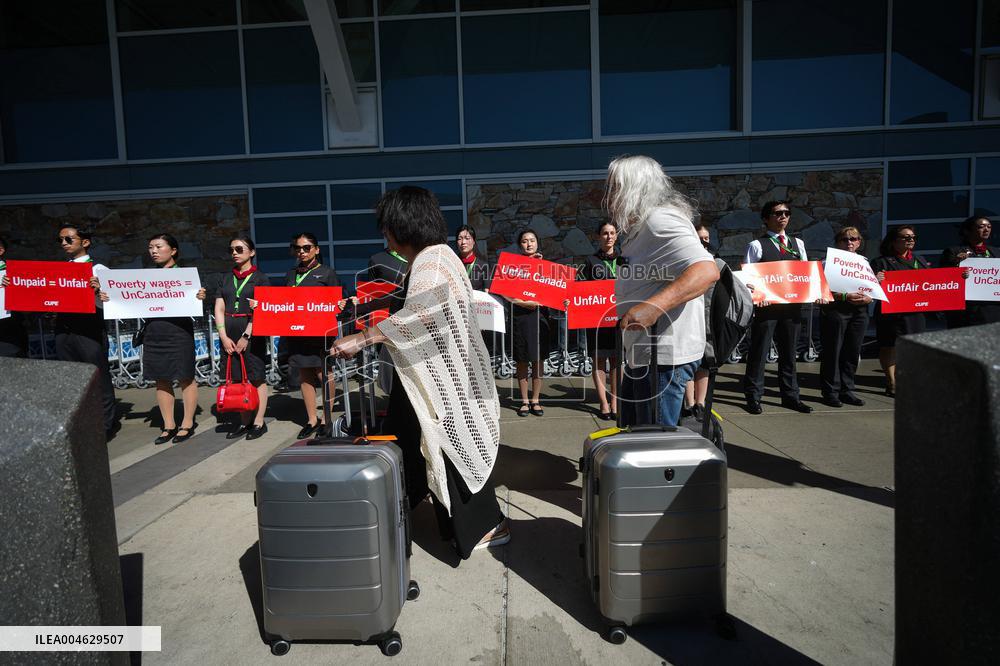 Air Canada Flight Attendants Hold Silent Protest at Vancouver Airport - Canada