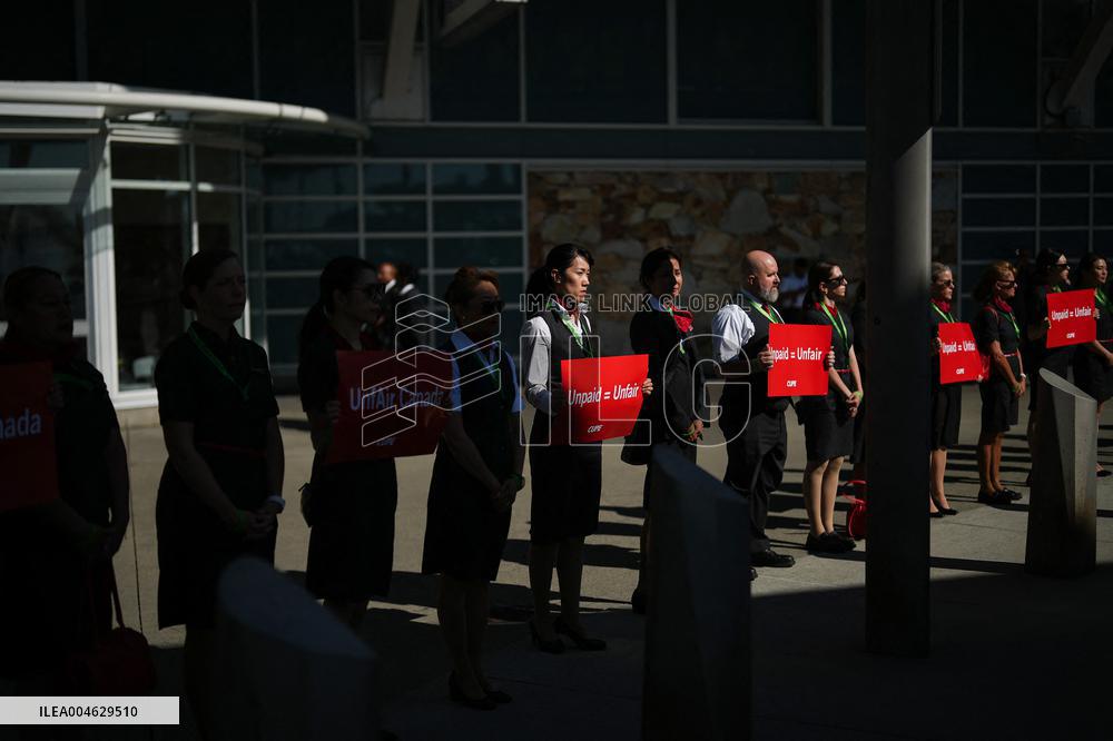 Air Canada Flight Attendants Hold Silent Protest at Vancouver Airport - Canada