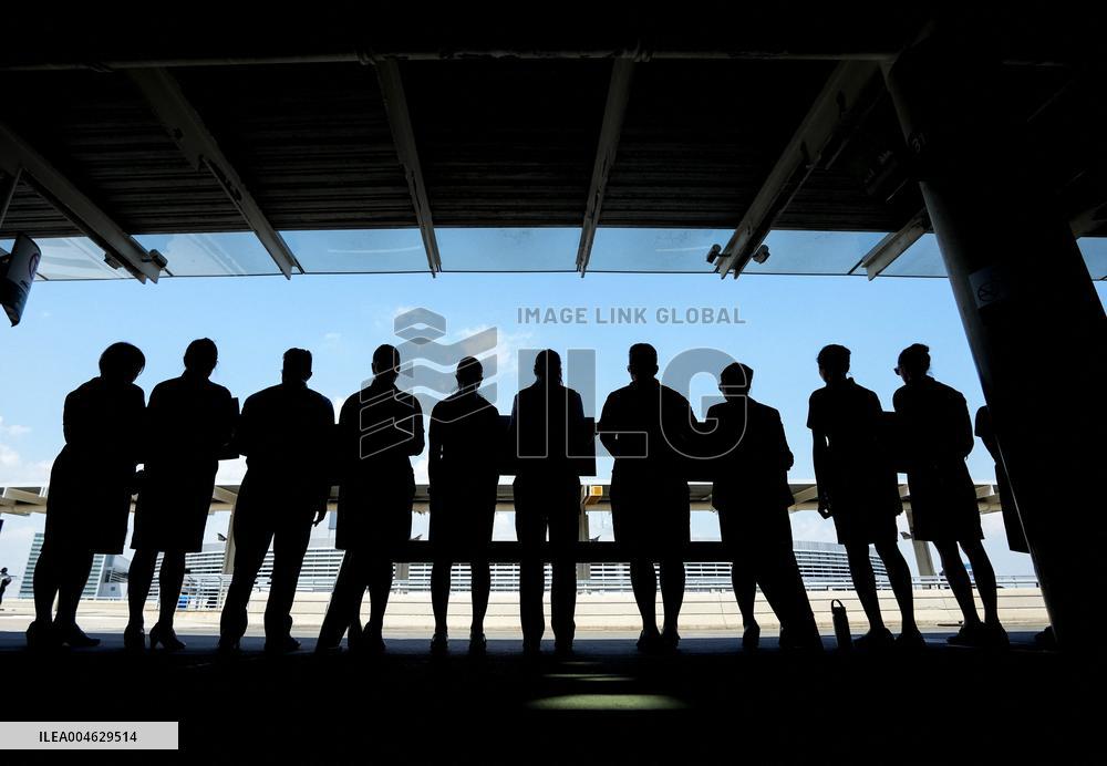 Air Canada Flight Attendants Hold Silent Protest at Vancouver Airport - Canada
