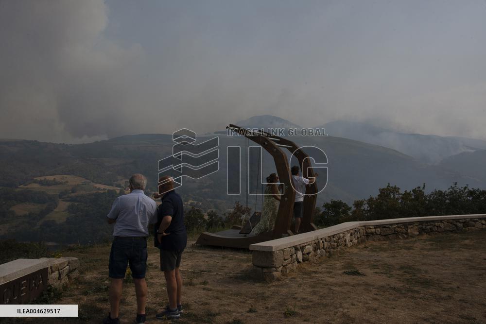 Galicia Fires Devastate Over 4,000 Hectares, Exceeding 2024 Total - Spain