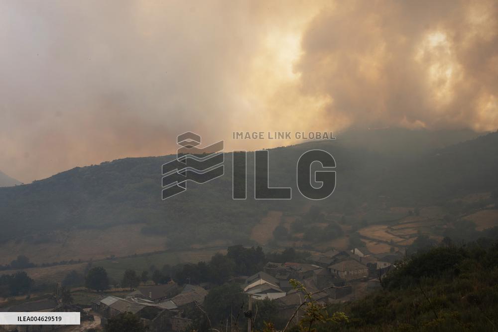 Galicia Fires Devastate Over 4,000 Hectares, Exceeding 2024 Total - Spain