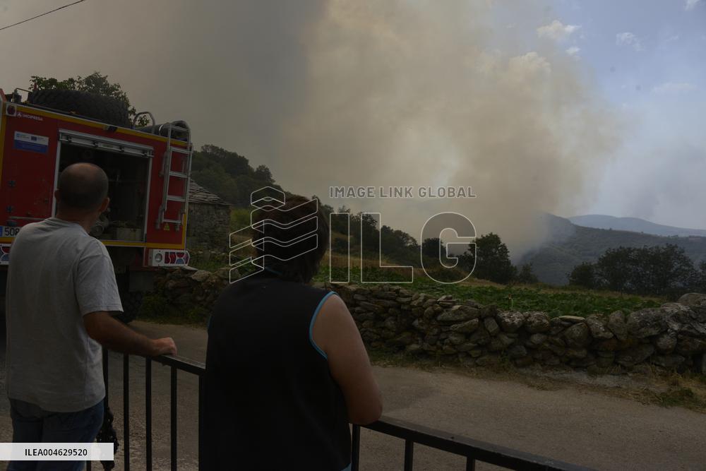 Galicia Fires Devastate Over 4,000 Hectares, Exceeding 2024 Total - Spain