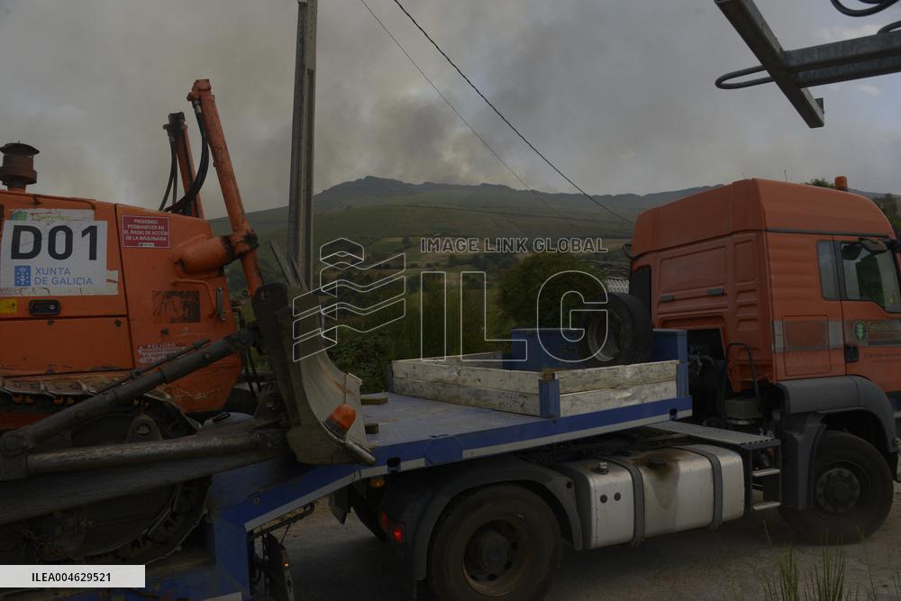 Galicia Fires Devastate Over 4,000 Hectares, Exceeding 2024 Total - Spain