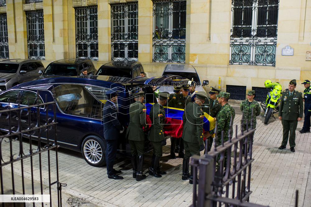 Colombian Senator Miguel Uribe Turbay Dies at 39 after Assasination Attempt