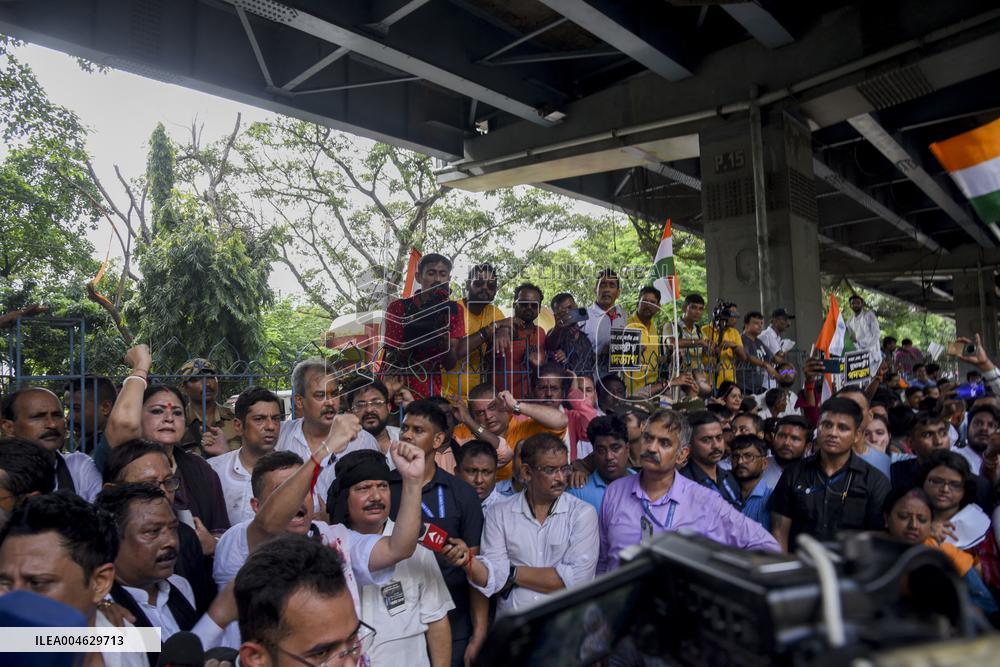 Protesters Clash with Police - India