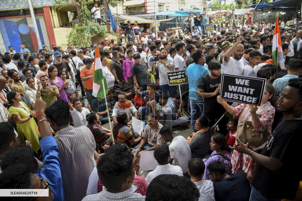 Protesters Clash with Police - India