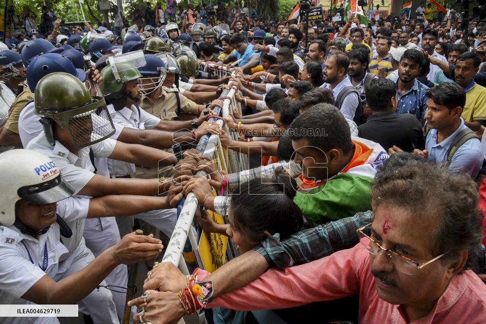 Protesters Clash with Police - India
