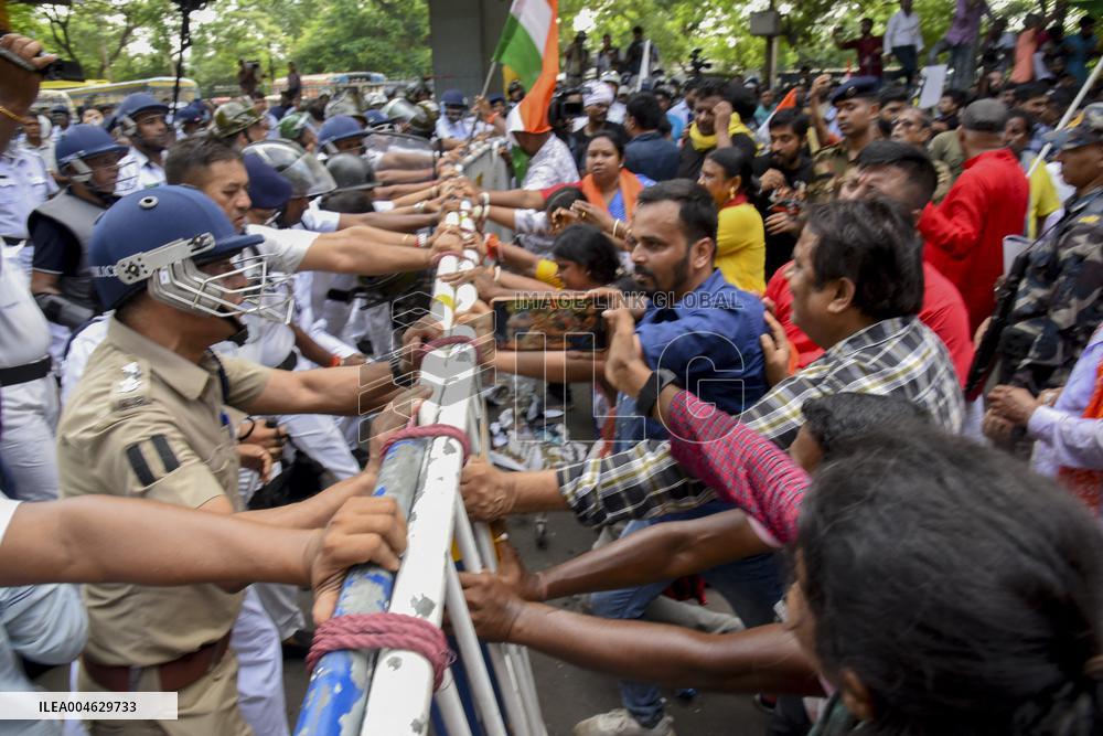 Protesters Clash with Police - India