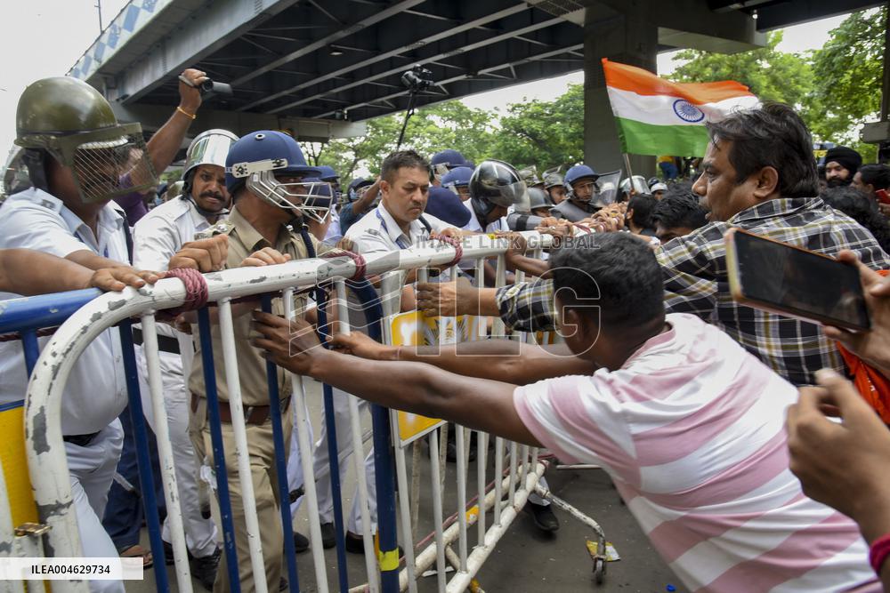 Protesters Clash with Police - India