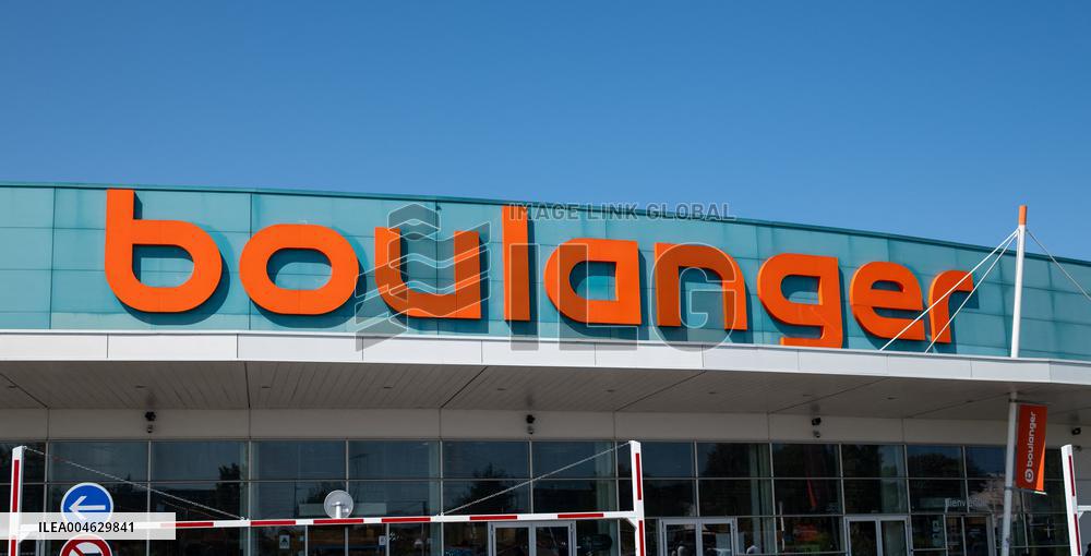 Illustration - Store and Shopping Center - Coignières