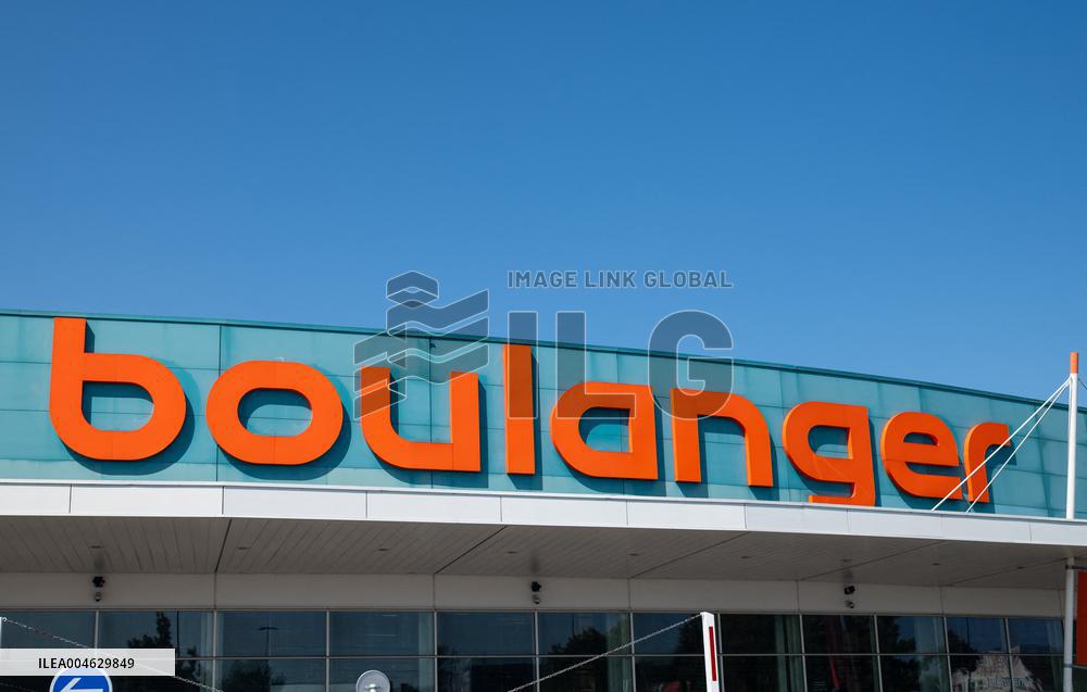 Illustration - Store and Shopping Center - Coignières