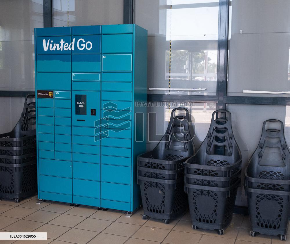 Illustration - Store and Shopping Center - Coignières