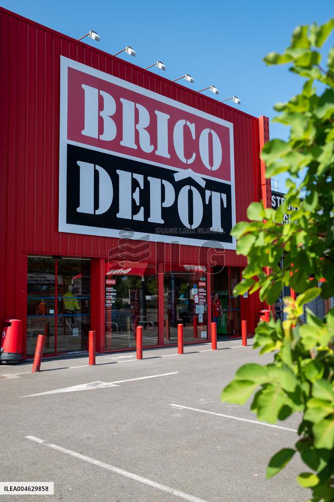 Illustration - Store and Shopping Center - Coignières